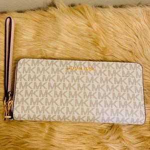 New Mk Large Contenantal Wallet